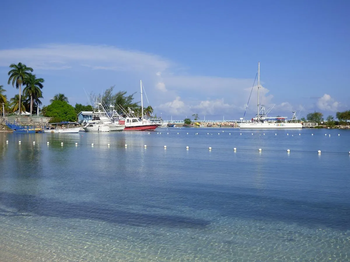 Beach One Bedroom Suite A20 Ocho Rios 4*,  Jamaica