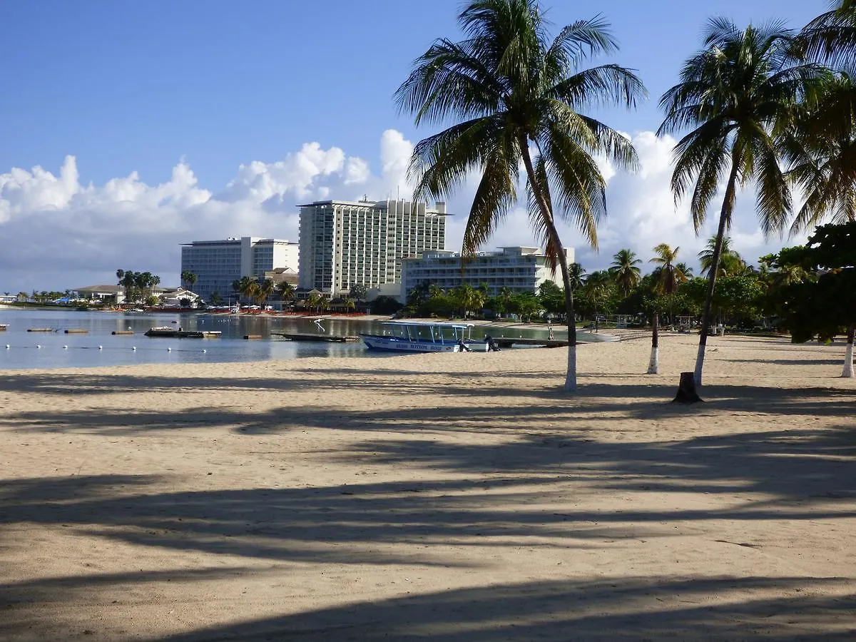 Beach One Bedroom Suite A20 Ocho Rios